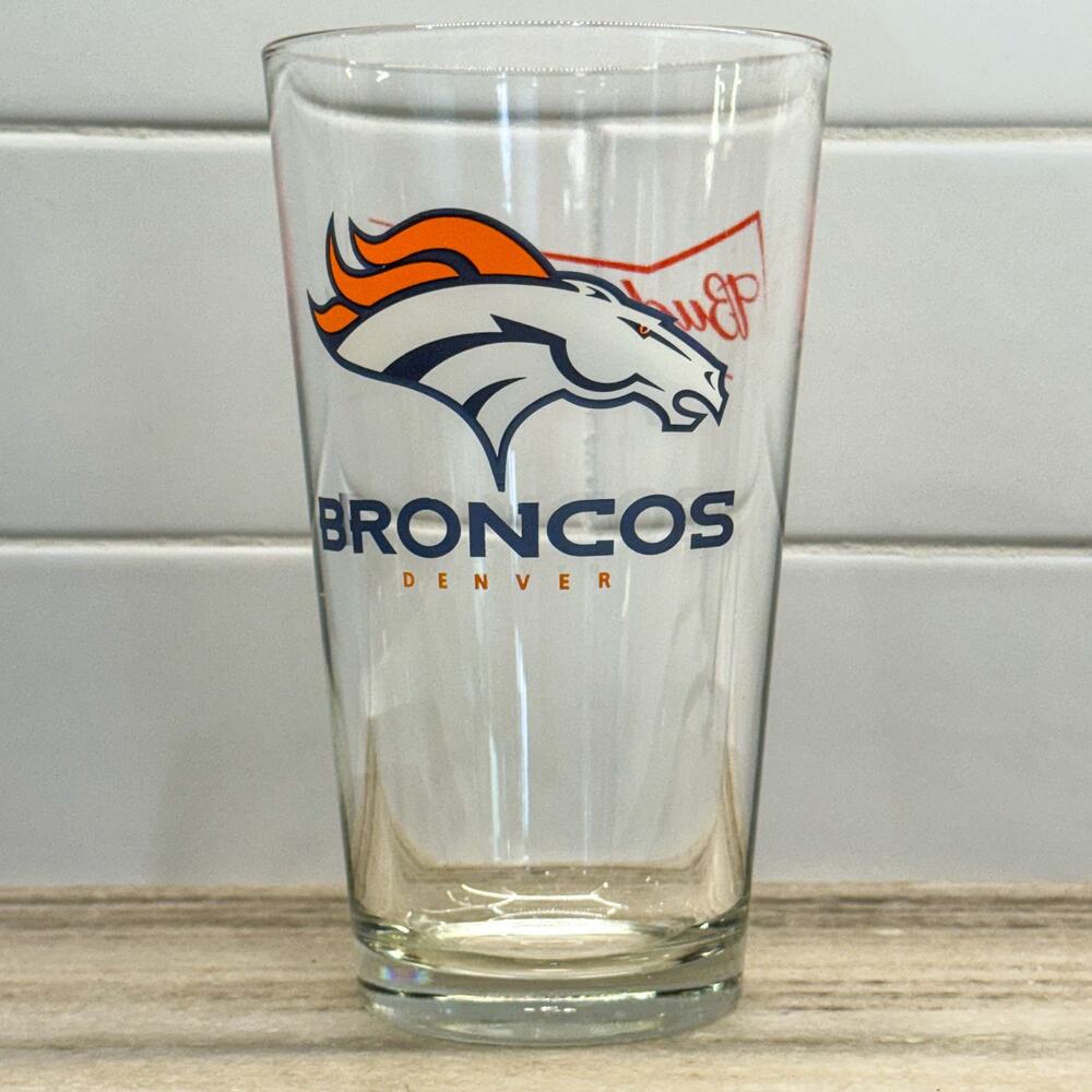 Denver Broncos Budweiser Pint Glass 16oz Beer Shaker Tumbler NFL Barware